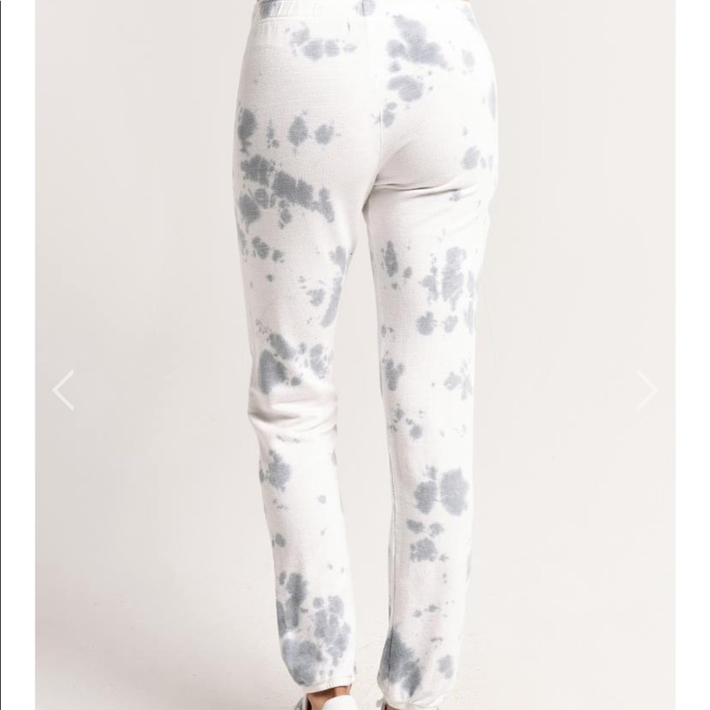 MONROW ELASTIC WAIST SWEATS WITH CLOUD TIE DYE - Picture 2 of 6